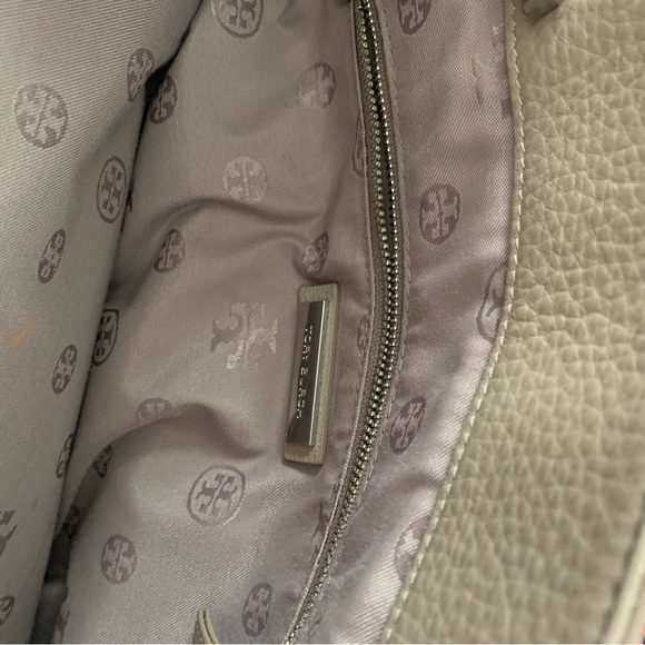 Tory Burch large leather shoulder tote/purse taupe/gray with silver chain - Picture 5 of 5